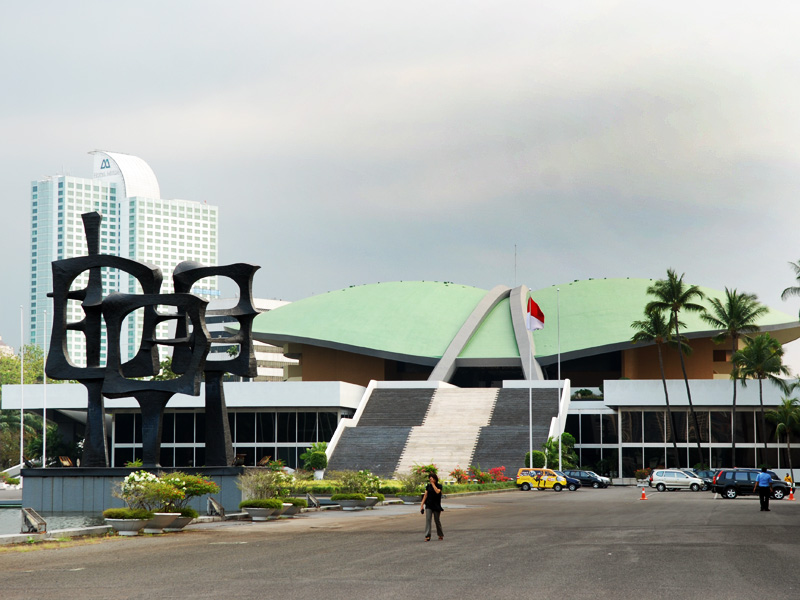 Sumber ilustrasi: 2.bp.blogspot.com/-_7bMBPJ19-w/TxW0idc_wnI/AAAAAAAAAM0/C1oqOeAUP94/s1600/gedung-dp
