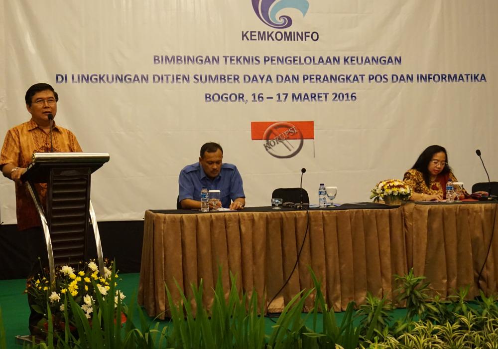 Sesditjen SDPPI membuka kegiatan Bimtek Pengelolaan Keuangan