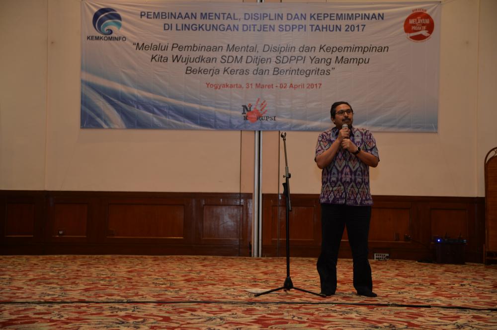 Direktur Jenderal Sumber daya dan perangkat Pos dan Informaika, Dr. Ismail pembinaan mental, disiplin, dan kepemimpinan Ditjen SDPPI (31/3)