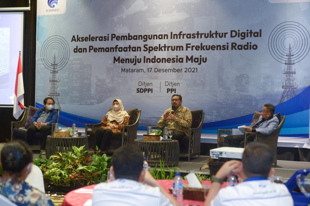 “Digitalisasi menjadi ujung tombak pemulihan ekonomi nasional,” ucap Dirjen SDPPI  pada kegiatan Akselerasi Pembangunan Infrastruktur Digital dan Pemanfaatan Spektrum Frekuensi Radio Menuju Indonesia Maju, Jumat (17/12/21).