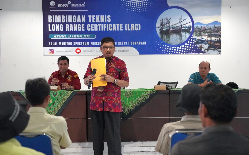 Kepala Balai Monitor Kelas I Denpasar Zainullah Manan memberi sambutan dlam kegiatan Bimtek kepada Nelayan, Selasa (15/8/2023).