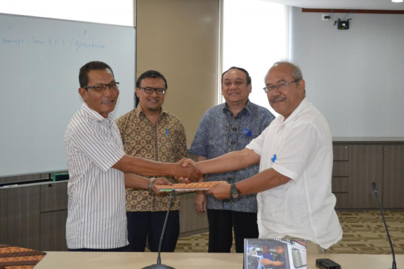 Ilustrasi: Saling Serah terima Jabatan antara Kasubdit Sertifikasi Operator Radio, Dit Operasi SDPPI dan Kasubdit Montib PPI, Dit Pengendalian SDPPI (24/05/2016)