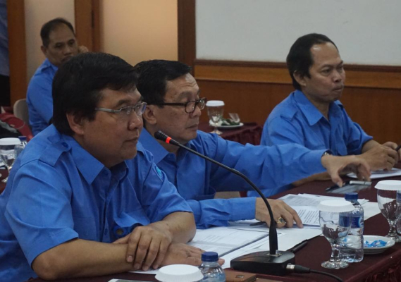 Ilustrasi: Sekditjen SDPPI, Sadjan yang juga ketua Pokja Peningkatan Kualitas Layanan Publik Kemkominfo (kiri) saat memimpin rapat persiapan Penillaian Mandiri Reformasi Birokrasi (PMPRB) di Bogor (12/4)