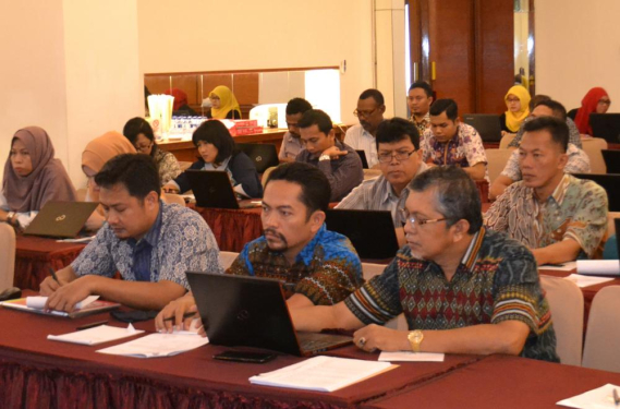 Ilustrasi: Petugas Penatausahaan BMN dari Pusat  dan UPT Ditjen SDPPI mengikuti Bimtek  di Bogor (8/6). Peyelenggraan  bimbingan teknis Barang Milik Negara (BMN) bertujuan  mewujudkan ketatausahaan yang lebih baik lagi atau sesuai dengan ketentuan berlaku.