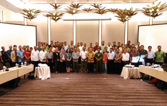 Ilustrasi: Direktorat Operasi Sumber Daya beserta narasumber dan peserta bimtek berfoto bersama