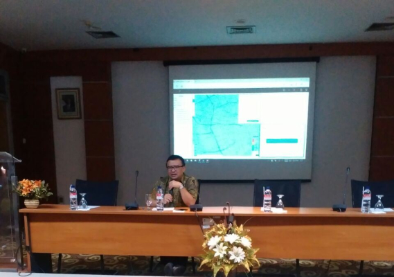 Ilustrasi: Direktur Operasi Sumber Daya Dwi Handoko memberi sambutan Evaluasi Pelaporan Validasi Data Lapangan