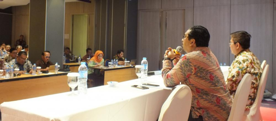 Ilustrasi: Dirjen SDPPI Ismail didampingi Sesditjen SDPPI Sadjan saat memberi arahan kepada para Ka UPT Monitor SFR terkait penyatuan ULP di tingkat Kementerian