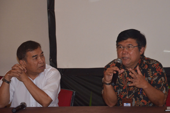 Ilustrasi: Sekretaris Ditjen SDPPI Sadjan (kanan) memberikan sambutan ketika menutup In House Training on Legislative Drafting Ditjen SDPPI di Karawaci, Tangerang, Banten, Kamis (16/8/2018).