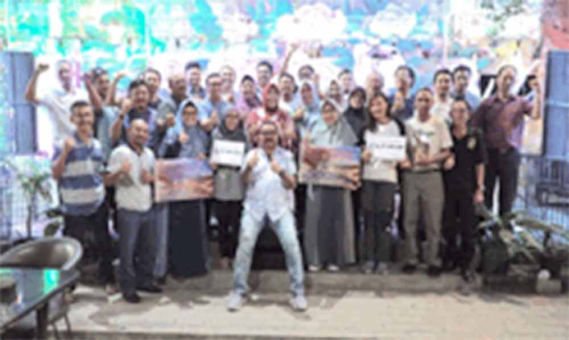 Ilustrasi: Penyerahan bantuan untuk para korban gempa dan tsunami di Sulteng dari Paguyuban Kepala UPT Monitor SFR se-Nusantara di Surabaya, Jawa Timur, Kamis (4/10/2018).