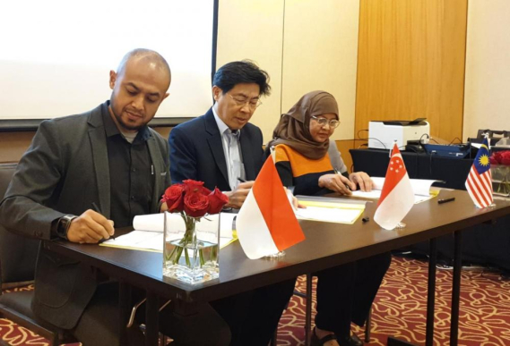 Ilustrasi: Aryo Pamor Agung memimpin delegasi Indonesia pada pertemuan koordinasi 3 negara di Singapura.