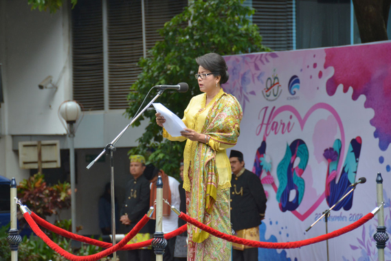 Ilustrasi: Dirjen Informasi dan Komunikasi Publik, Kemkominfo, Rosarita Niken Widiastuti, membacakan Sambutan Menteri Pemberdayaan Perempuan dan Perlindungan Anak RI saat menjajdi inspektur upacara Peringatan Hari Ibu di lingkungan Kemkominfo di Jakarta, Rabu (26/12/2018).