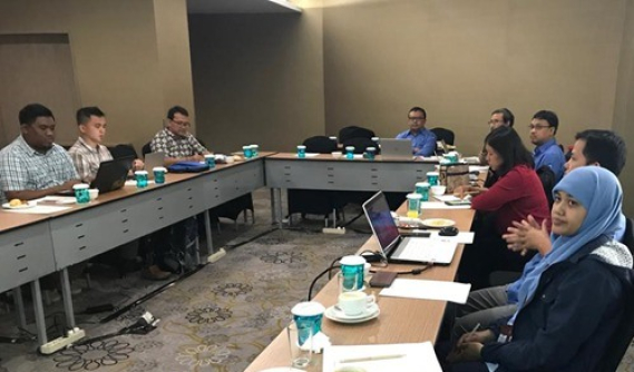 Ilustrasi: Direktur Operasi Sumber Daya, Dwi Handoko, memimpin rapat koordinasi pelayanan Maritime On The Spot dengan jajarannya dan perwakilan Ditjen Perikanan Tangkap, Kementerian Kelautan dan Perikanan (Tasha/Neneng, Dit. Operasi Sumber Daya)