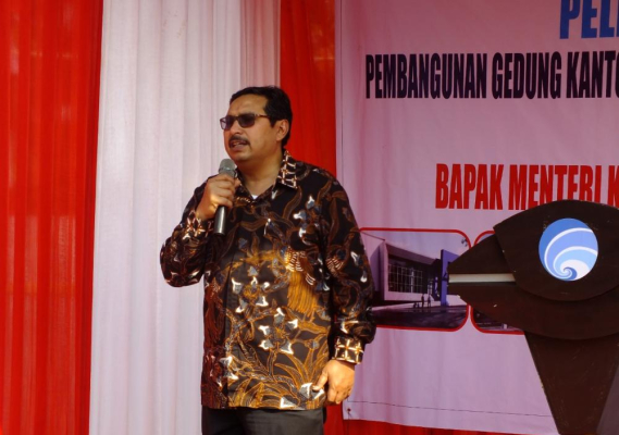 Ilustrasi: Direktur Jenderal Sumber Daya dan Perangkat Pos dan Informatika (Dirjen SDPPI) Ismail, memberikan sambutan pada acara peletakan batu pertama pembangunan Kantor Balai Monitor Spektrum Frekuensi Radio  Kelas II Padang, Sumatera Barat,  Jumat (23/8/2019)