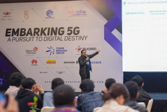 Ilustrasi: Dirjen SDPPI Ismail memberikan sambutan pada kegiatan Diskusi HUT IndoTelko ke-8