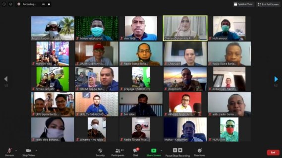 Ilustrasi: Sosialisasi virtual Aplikasi PeduliLindungi yang digagas bersama antara PT. Telkom dengan Balmon Kelas II Banjarmasin yang dilaksanakan pada Selasa (26/05/2020)dihadiri oleh akademisi dan penggiat penyiaran di Kalimantan Selatan.