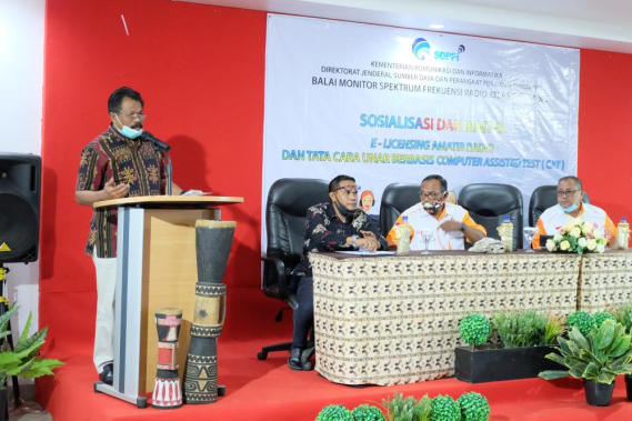 Ilustrasi: “Kegiatan ini bertujuan untuk memberikan pengetahuan kepada masyarakat tentang pentingnya  prosedur dan tata cara berkomunikasi menggunakan frekuensi radio secara benar sesuai  aturan,” kata Kepala Balai Monitor Spektrum Frekuensi Radio (SFR) Kelas II Merauke Simson Liha, Sabtu (10/10/2020).