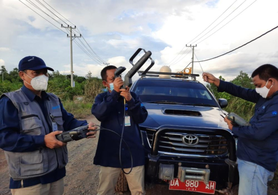 Ilustrasi: Tim Monitoring Frekuensi Radio Balai Monitoring  Kelas II Banjarmasin bersama Tim SAR Banjarmasin mengamankan perangkat rambu radio (radio beacon) Emergency Position Indicating Radio Beacon  (EPIRB) dalam kondisi memancarkan sinyal marabahaya (distress signal).