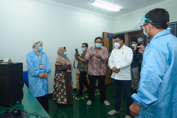 Ilustrasi: Menteri Johnny BBPPT Adalah Perisai Konsumen