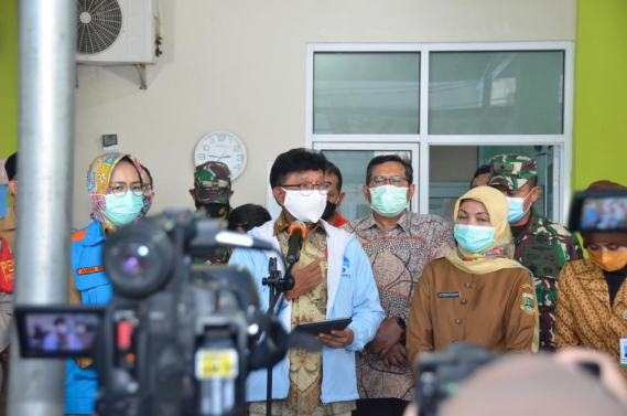 Ilustrasi: Menteri Komunikasi dan Informatika Johnny G Plate pada kegiatan Uji Coba Satu Data Vaksinasi di Puskesmas Jurangmangu, Kec. Pondok Aren, Tangerang Selatan, Selasa (12/01/2021).