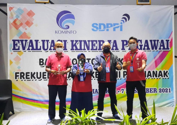 Ilustrasi: Balmon Pontianak memberikan apresiasi kepada para ASN dan PPNPN Inspiratif, Senin (6/12/2021).