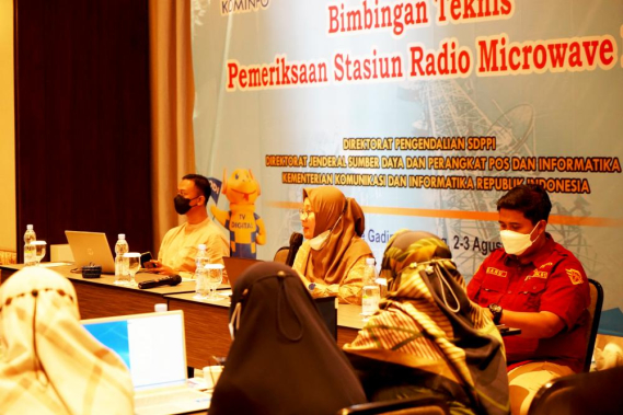 Ilustrasi: Ketua Tim Kerja Monev SFR dan Alat Perangkat Telekomunikasi, Andi Faisa membuka kegiatan Bimtek Pemeriksaan Stasiun Radio Microwave Link yang dihadiri peserta dari Unit Pelaksana Teknis Monitor Spektrum Frekuensi Radio seluruh Indonesia, Selasa (2/08/2022).
