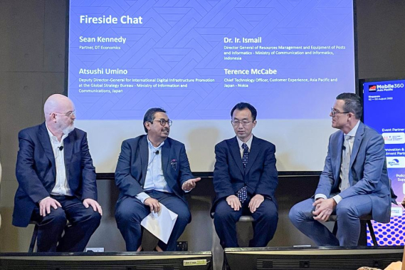 Ilustrasi: Dirjen SDPPI Ismail bersama para narasumber lainnya dalam acara GSMA Mobile 360 Asia Pacific Conference and Policy Leaders Forum, Rabu (03/08/2022).