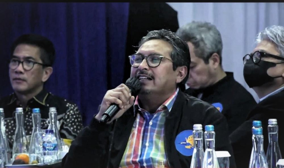 Ilustrasi: Dirjen SDPPI saat melakukan teleconferencee jajarannya yang bertugas di lapangan untuklmengawal ASO. Rabu (02/10/2022)