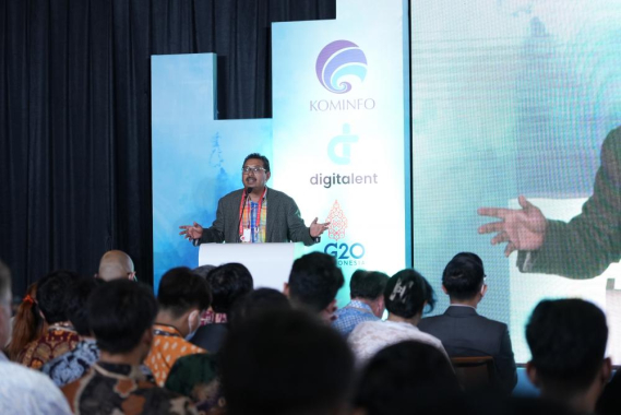 Ilustrasi: Dirjen SDPPI sebagai Pembicara Seminar Happy Digital Economy: Transforming The Ego to Eco-Economy in The Digital Era, Kamis (17/11/2022).