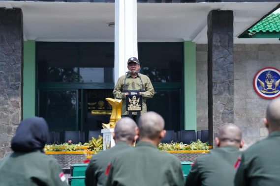 Ilustrasi: Plt.Sesditjen SDPPI Sabirin Mochtar memberi sambutan dalam pembukaan kegiatan Orientasi Pelatihan CPNS Ditjen SDPPI di Pusdikhub Angkatan Darat, Selasa (29/11/2022).