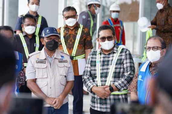 Ilustrasi: Menteri Komunikasi dan Informatika Johnny G Plate didampingi Dirjen SDPPI Ismail melihat langsung proses pengerjaan laboratorium pengujian perangkat TIK, Jumat (16/12/2022).
