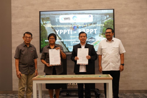 Ilustrasi: Kepala BBPPT Syaharuddin dan Ingrid Roswita Panjaitan didampingi Dirjen SDPPI Ismail dan Ketua YPPTI Djamhari Sirat dalam penandatanganan kerjasama pengembangan Radio Nelayan Nusantara, bertempat di Gedung BBPPT, Tapos Depok , Senin (08/05/2023),