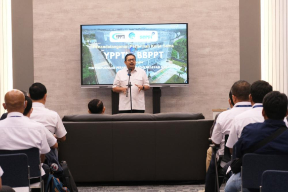 Ilustrasi: Dirjen SDPPI Ismail memberi sambutan saat penandatanganan kerjasama antara Balai Besar Pengujian Perangkat Telekomunikasi dengan YPPTI di Tapos, Depok (08/05/2023).