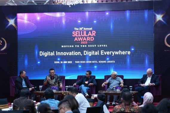 Ilustrasi: Direktur Penataan Sumber Daya menjadi panelis pada kegiatan The 20th Annual Seluler Awards 2023 “Moving to the Next Level pada sesi diskusi dengan tema Sinergi Lintas Industri Mendorong Digitalisasi &amp; Pertumbuhan Ekonomi  Senin (26/06/2023).