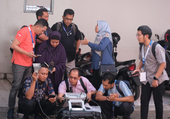 Ilustrasi: Para peserta pelatihan Teknologi Wireless dalam kegiatan observasi lapangan bertempat di STO Telkom Bogor, Selasa (24/10/2023).