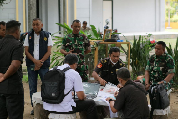 Ilustrasi: Tim Balmon Aceh melakukan penertiban perangkat telekomunikasi bersama Ditreskrimsus Polda Aceh dan Hubdam Iskandar Muda.