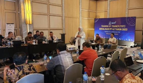 Ilustrasi: Moderator dan Narasumber kegiatan