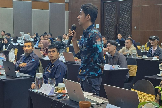 Ilustrasi: Salah satu peserta Kegiatan Training of Trainer (ToT)  Aplikasi e-Licensing ISR Dinas Maritim yang dilaksanakan di Solo, Kamis (09/11/2023).