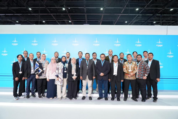 Ilustrasi: Dirjen SDPPI Ismail berfoto bersama delegasi Indonesia dalam Kegiatan WRC ke-23 yang berlangsung di Dubai.