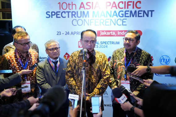 Ilustrasi: Dirjen SDPPI Ismail mendampingi Menteri Kominfo Budi Arie Setiadi pada Konpers 10th (APAC Spectrum Management Conference).