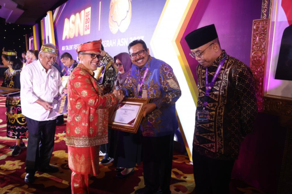 Ilustrasi: Dirjen SDPPI Raih Penghargaan Anugerah ASN Terbaik 2023